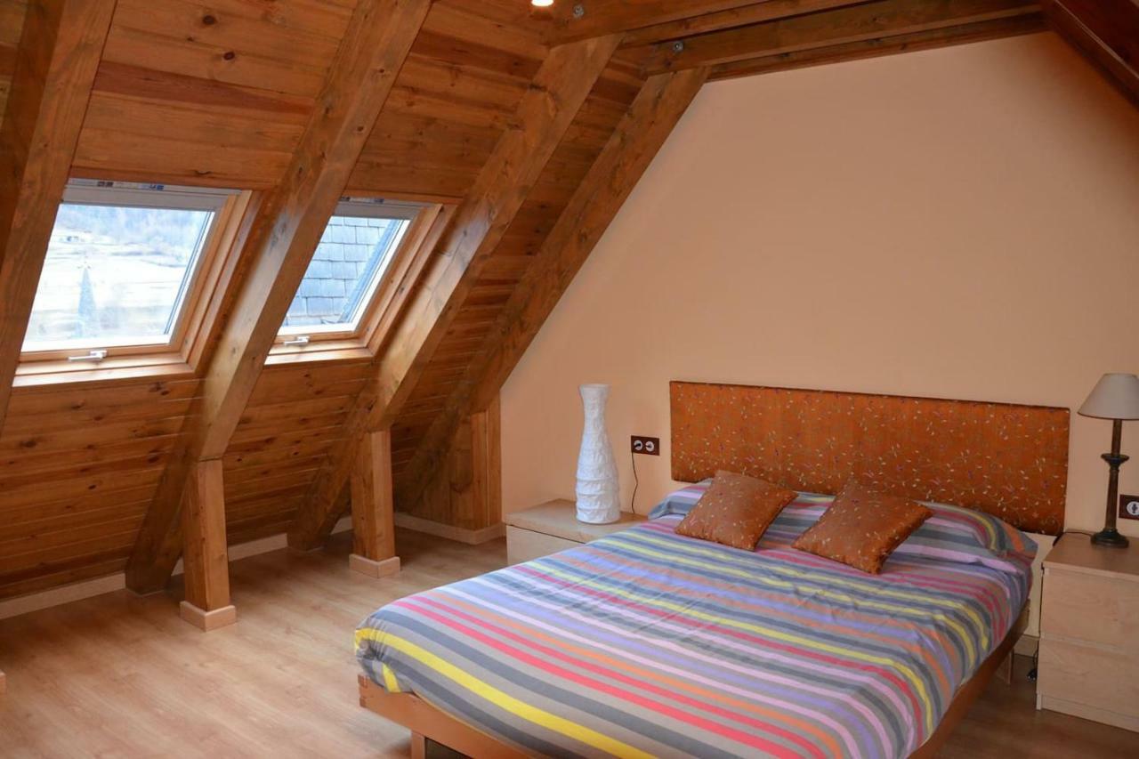 Laurit Villa Bossòst Kültér fotó
